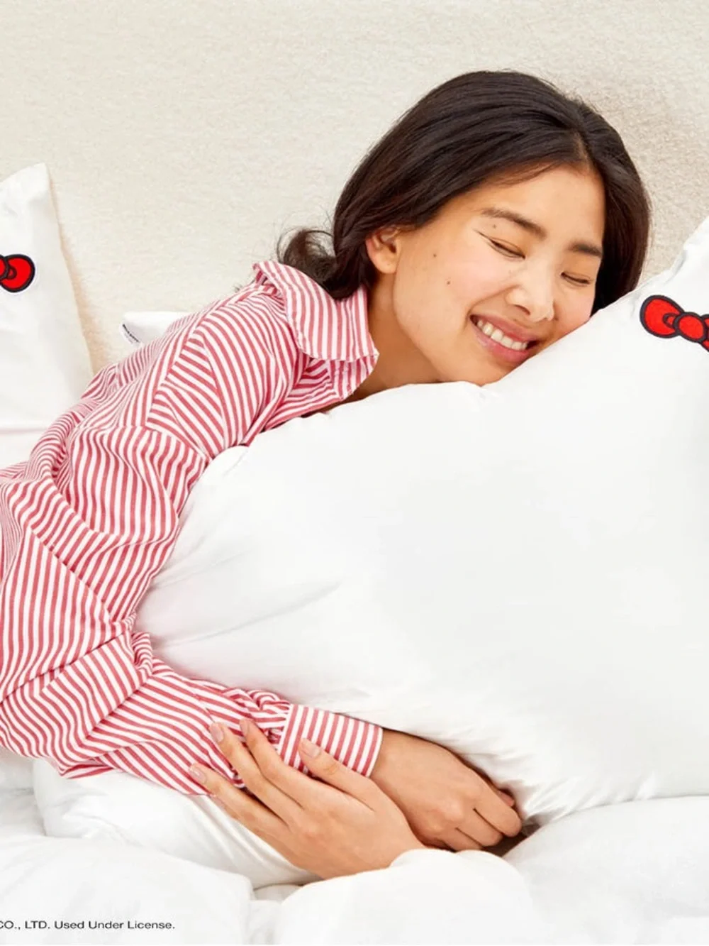 NWT Kitsch Hello Kitty White Satin Pillowcase with Red Bow Accent